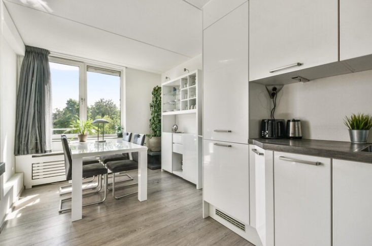 Room-by-Room Apartment Deep Cleaning Schedule